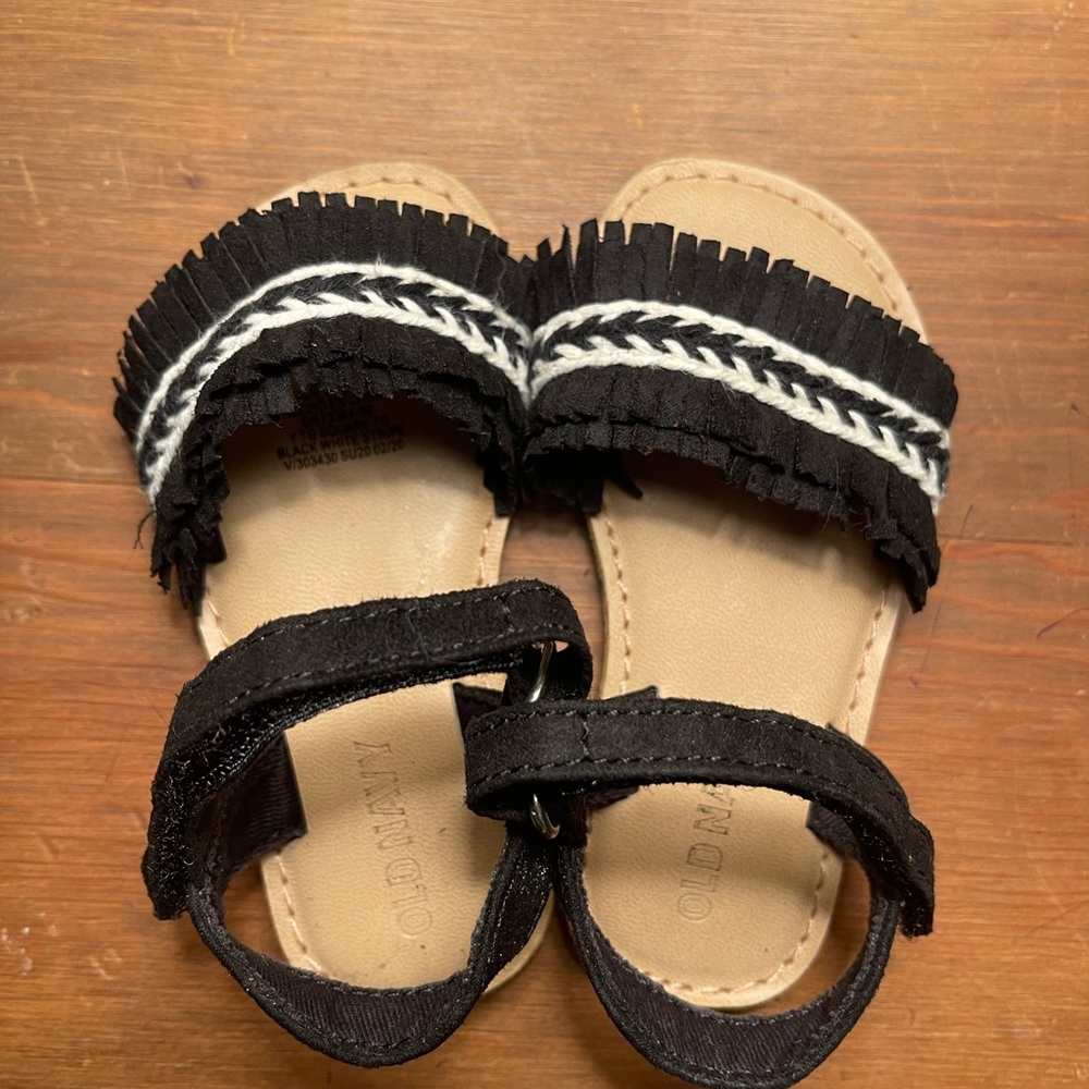 Old navy toddler shoes size 5